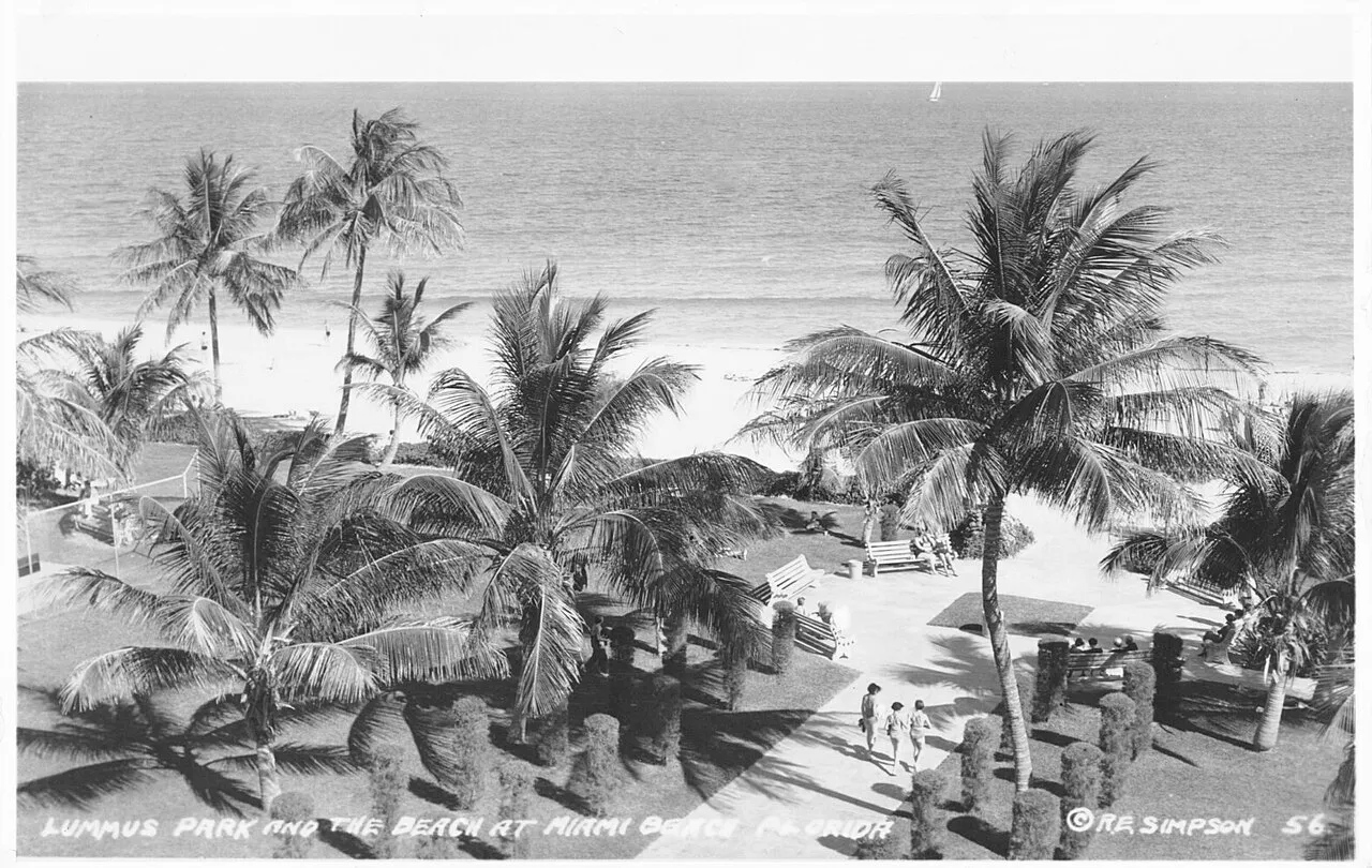 Miami Beach - Lummus Park and the beach